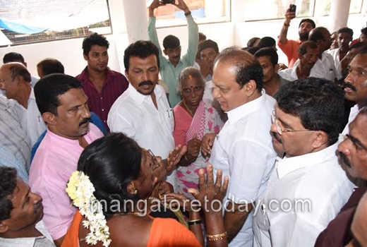 fish market opens at Jeppu 